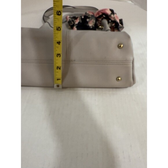Steve Madden Shoulder Bags Satchels W/Gold Hardware & Floral Bow Beautiful - Picture 7 of 16